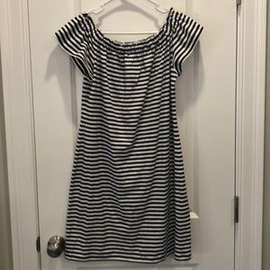 Vineyard Vines off the shoulder dress